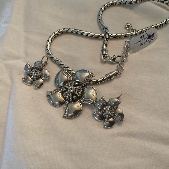 Brighton Jewelry - Brighton Chloe Silver Floral Necklace Set